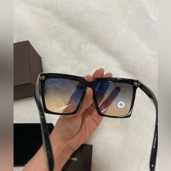 Tom Ford Sunglasses - Picture 3 of 5
